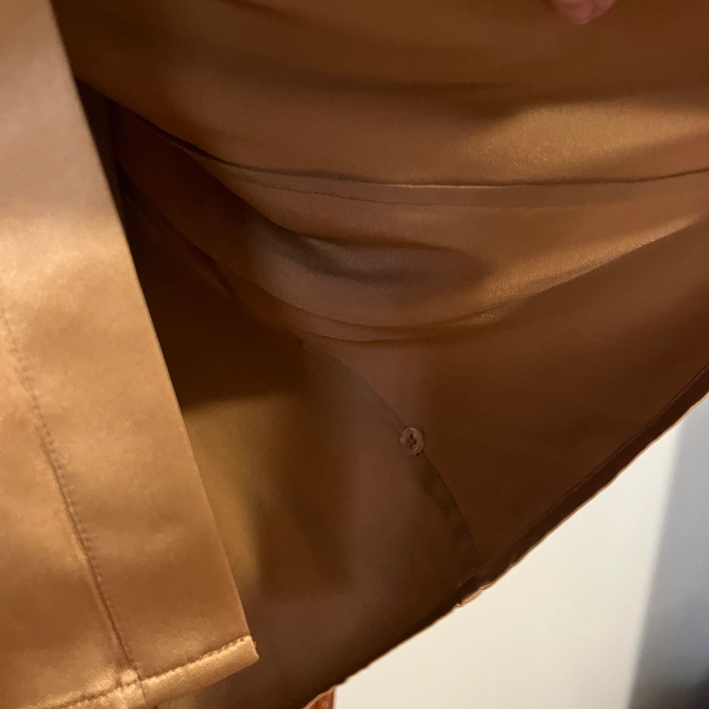 Garfield & Marks 98% Silk Blouse Gold Color - Picture 5 of 6